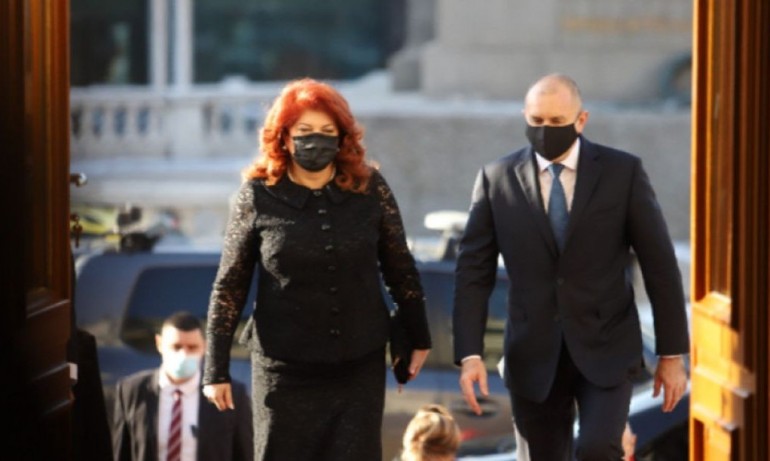 Радев и Йотова честват втория си мандат с 21 артилерийски салюта и камбанен звън - Tribune.bg