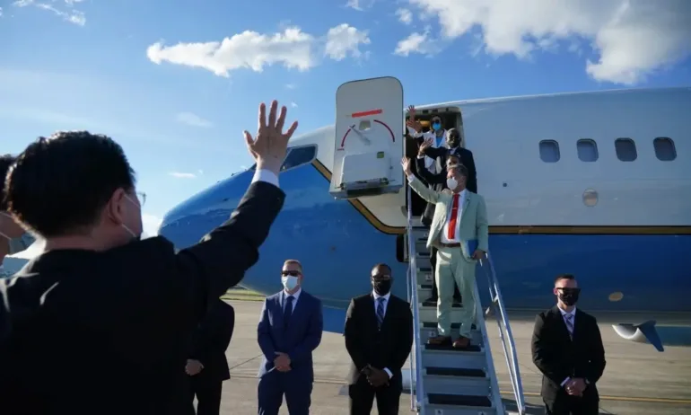 Нанси Пелоси отпътува от Тайван - Tribune.bg