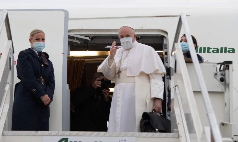 Историческа визита: Папа Франциск пристигна в Ирак - Tribune.bg