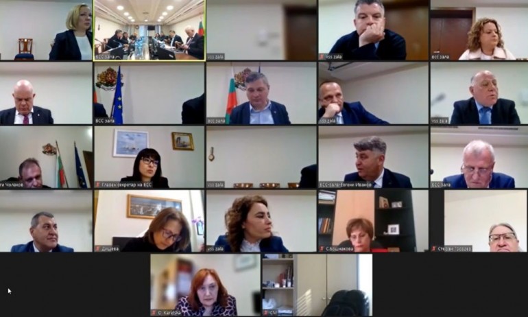 Кадровиците от ВСС с остри думи към Йорданова: Бягате от отговорност с кухи фрази (ОБНОВЕНА) - Tribune.bg