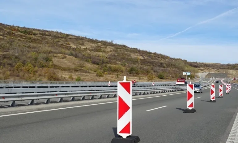 АПИ: Няма опасност за стабилността на мостовите съоръжения на АМ Струма в района на Мало Бучино - Tribune.bg
