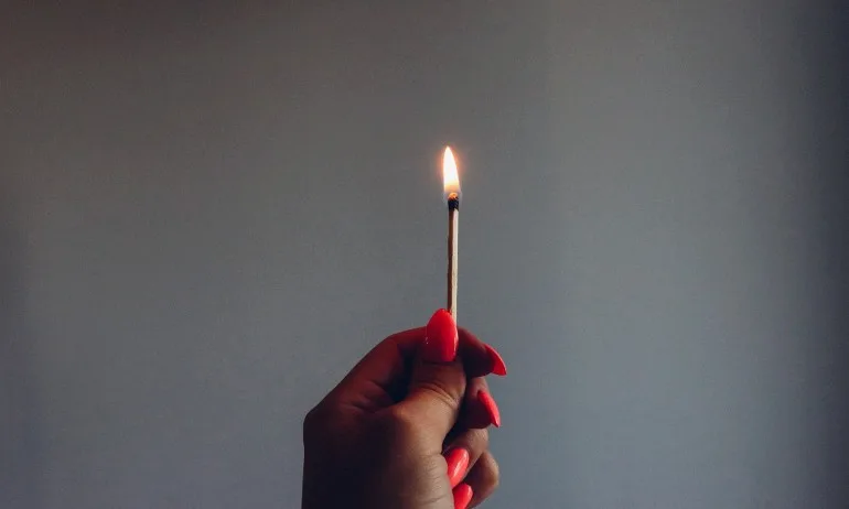 Знахарски ритуал срещу уроки - Tribune.bg