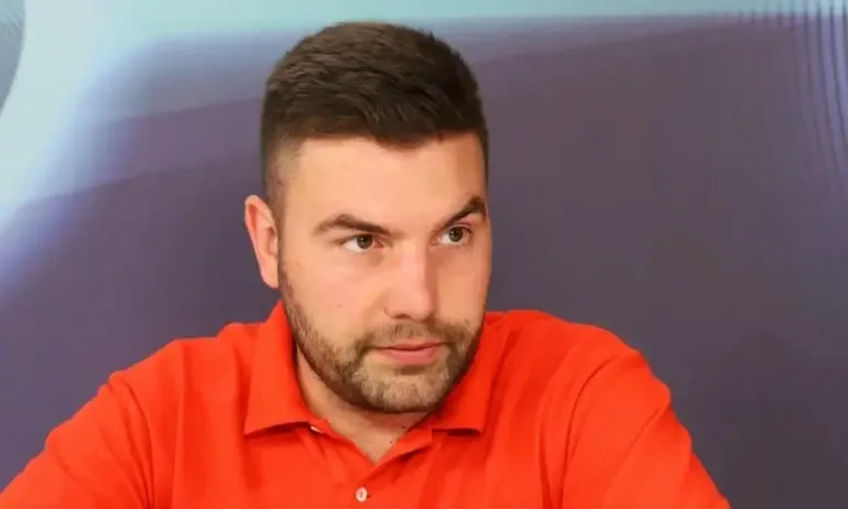 Шарков: Между 70 и 80% българинът доплаща за лекарства, а един милион души отпадат от терапия - Tribune.bg