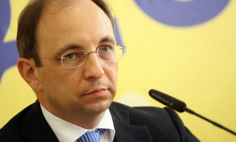 Депутати заплашили Трифонов с напускане заради Николай Василев - Tribune.bg