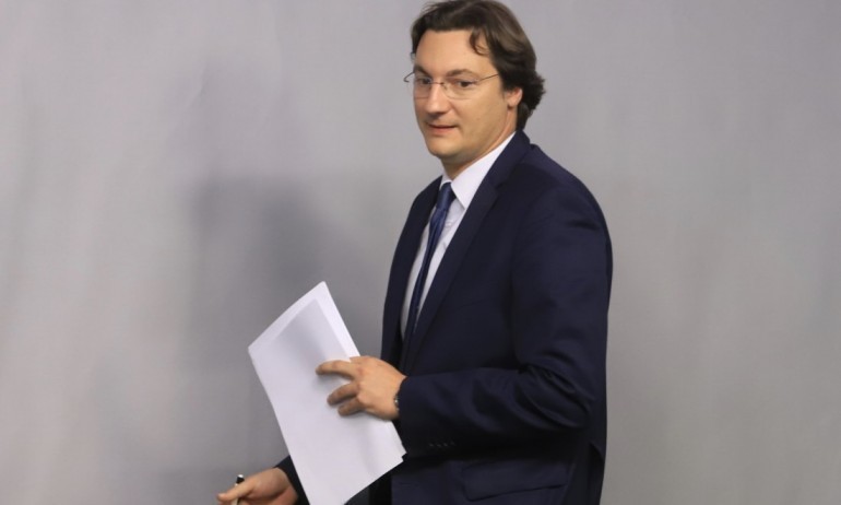 Богомил Бонев с ударна реклама на Крум Зарков - Tribune.bg