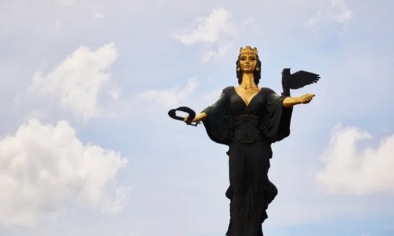 Румънска журналистка: България прави повече за спазване на европейските правила - Tribune.bg