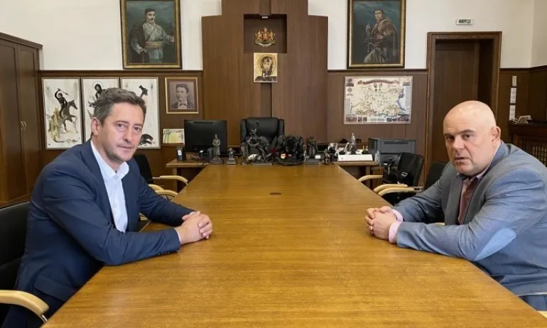 Изчезналият Янек споделял пред брат си, че го тормозят системно - Tribune.bg