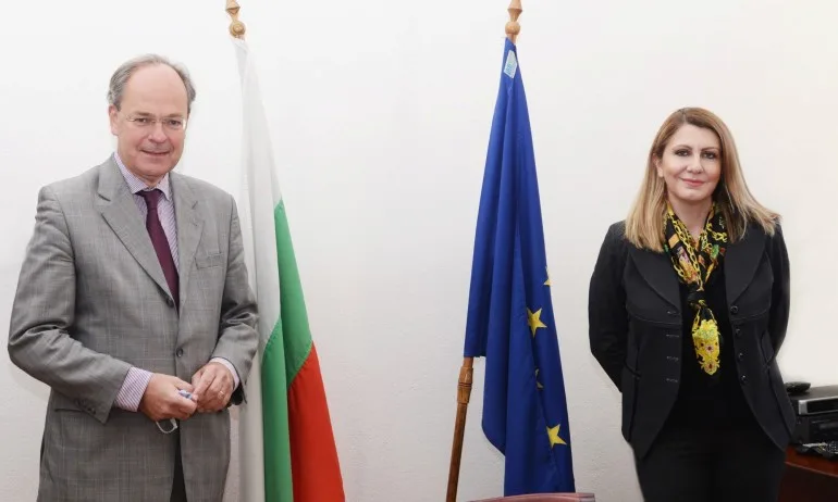 Ахладова пред посланика на Германия: Вече изпълняваме препоръките в доклада за върховенството на закона - Tribune.bg