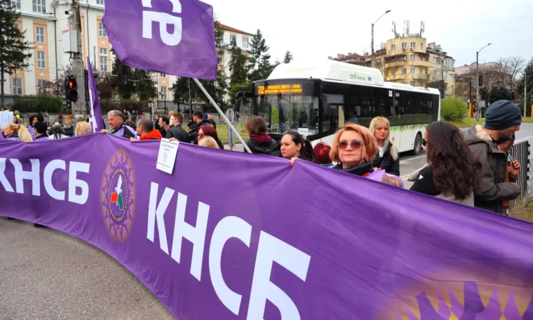 София под блокада: Транспортните работници започнаха ефективен протест - (СНИМКИ) - Tribune.bg