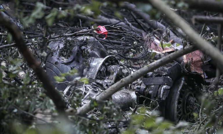 Товарен самолет падна до къща във Вилнюс, има загинал и ранени - Tribune.bg