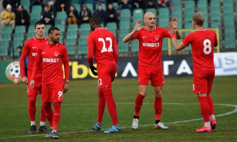 Царско село си извоюва оставането в efbet лига - Tribune.bg