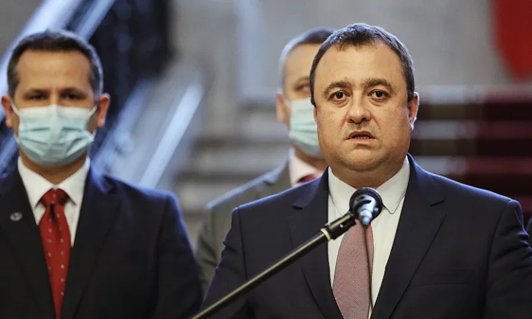 Иванов от БСП: ПП преписаха текстове от предизборната ни програма - Tribune.bg