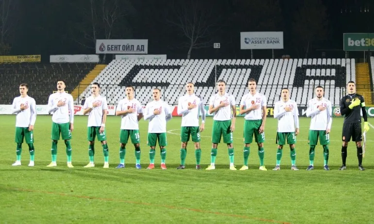 Премиерът се появи на стадиона и подкрепи лично младежкия национален отбор по футбол - Tribune.bg