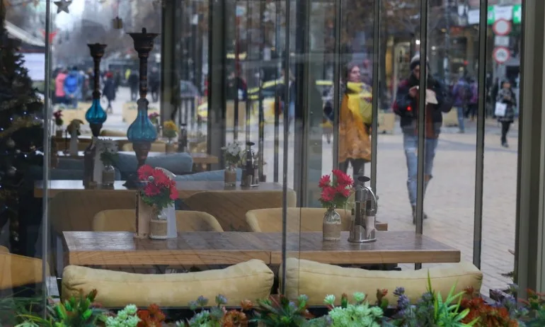 Собствениците на заведения: Партийна централа праща активисти по ресторанти да се снимат как нарушават мерките - Tribune.bg