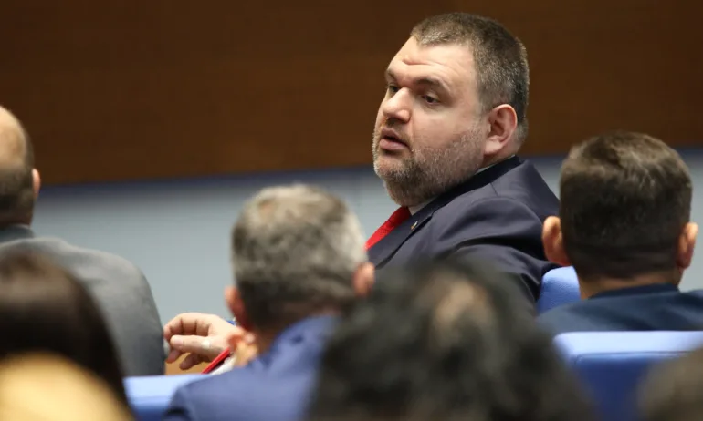 Пеевски: Кирил Петков ми каза, че Бойко Рашков го държи със запис за ареста на Борисов - Tribune.bg