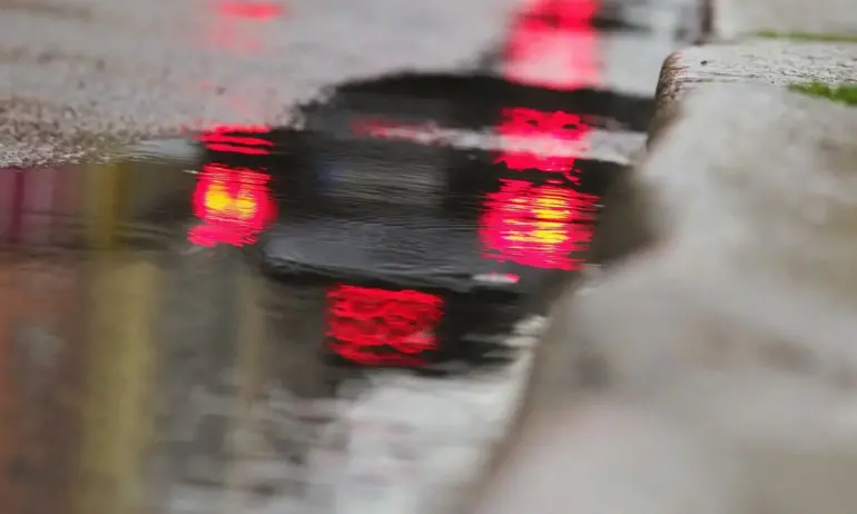 Жълт код за проливни дъждове и силен вятър в цялата страна - Tribune.bg