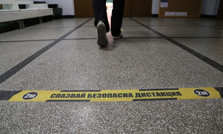 Николай Денков: Затворени са 482 паралелки заради COVID-19 - Tribune.bg