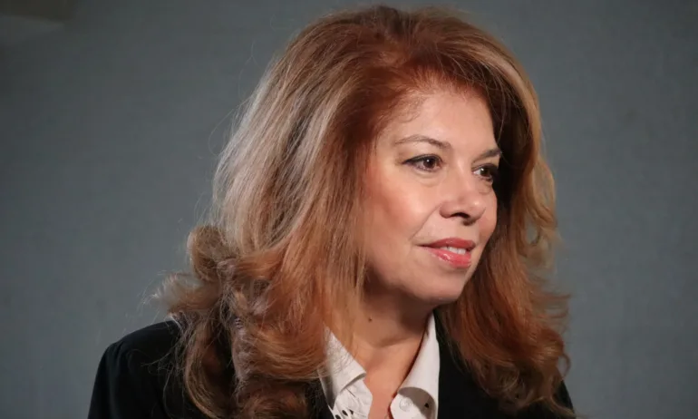 Илияна Йотова: Отношенията между партиите са на приливи и отливи, страната има нужда от редовен кабинет - Tribune.bg