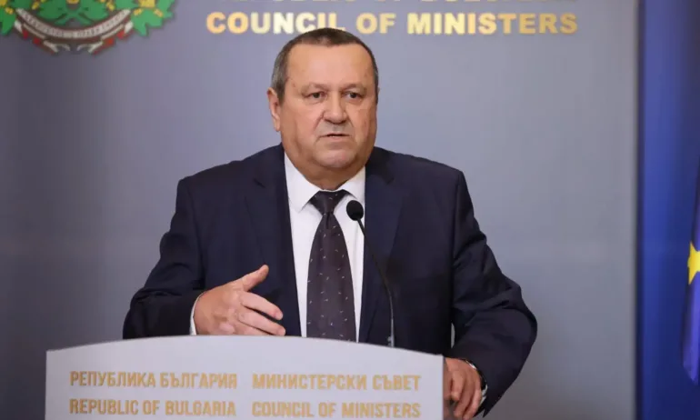 Министър Адемов: Голямата задача пред новото управление е дългосрочна политика по доходите - Tribune.bg