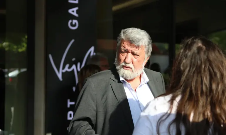 В Играта: Вежди Рашидов представи нови акварели и скулптури - Tribune.bg