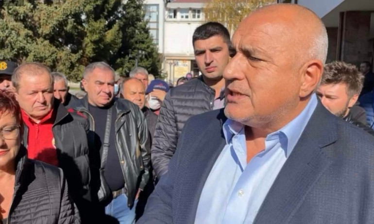 Борисов с ново разкритие: Вкарали са кашони с хиляди флашки за вота (ВИДЕО) - Tribune.bg