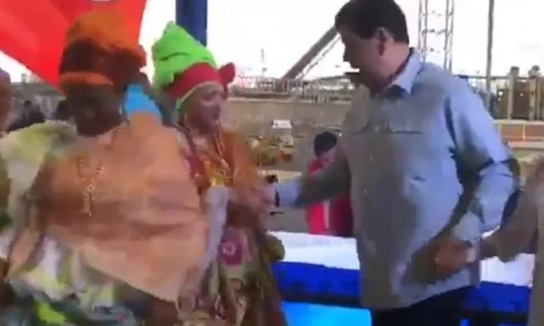 Криза във Венецуела: Мадуро си танцува (ВИДЕО) - Tribune.bg