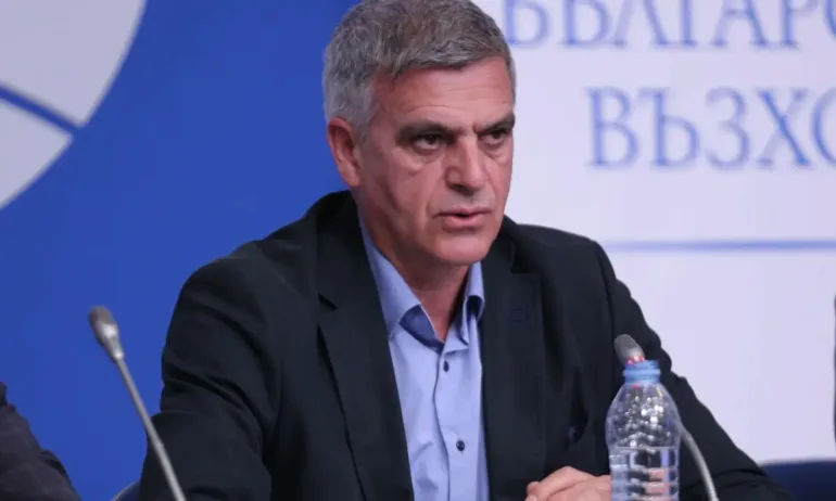 Активист на Български възход иска разграничаване от Свобода, Янев го определи като изнудване - Tribune.bg