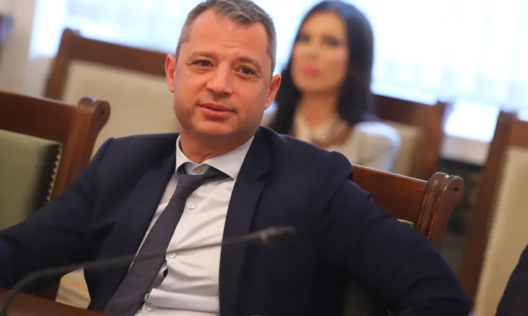 Делян Добрев: Нямаме сигурност на доставките на газ, а само данни за един танкер - Tribune.bg