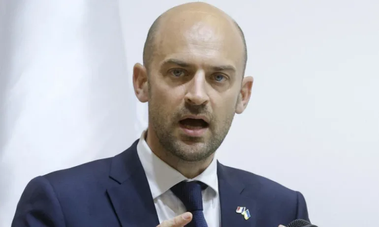 Франция: Няма да има облекчаване на санкциите срещу Иран при блокиран Ормузки проток - Tribune.bg