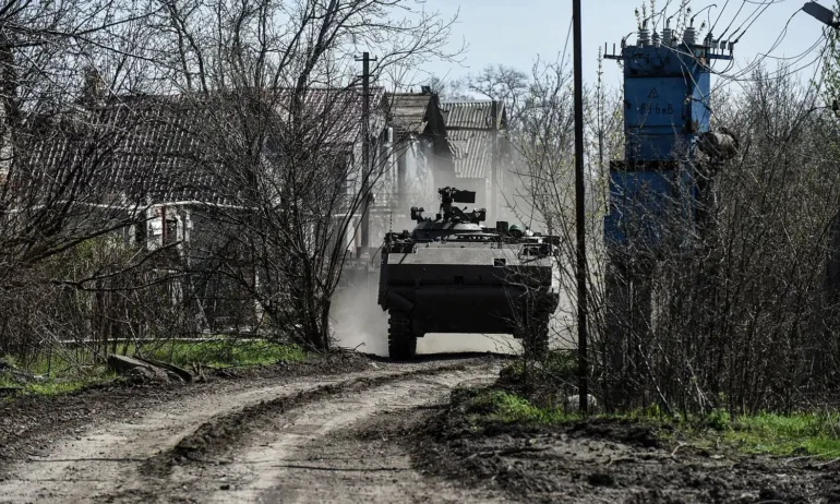 BI: Русия е на крачка от пълното сриване на фронта в Украйна