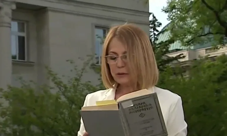 Фандъкова: Пандемията показа, че българският учител може да се справя във всяка ситуация - Tribune.bg