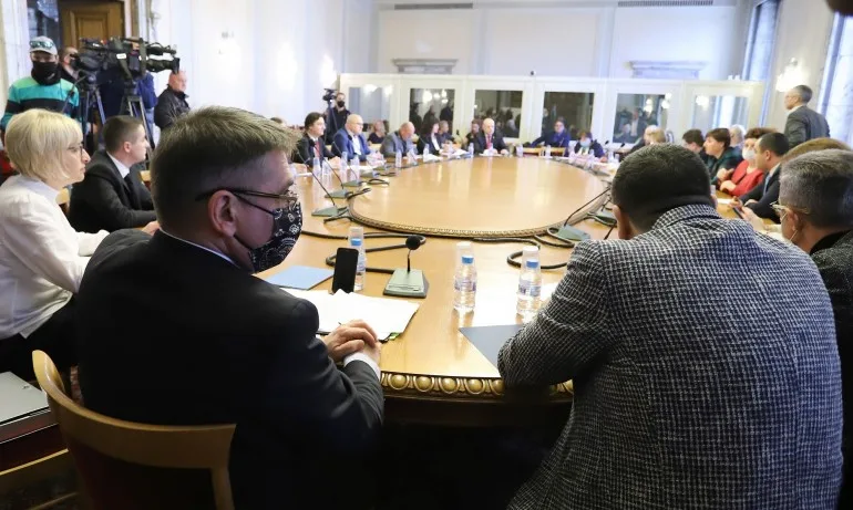 Правна комисия одобри Закона за мерките при извънредното положение - Tribune.bg