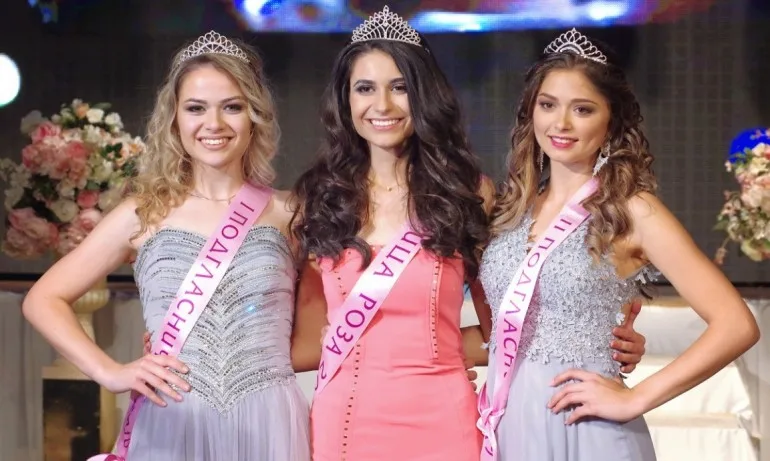 За първи път: Избират Царица Роза онлайн - Tribune.bg