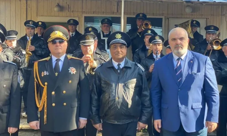 Манев: 22 години след моята клетва като полицай - имах привилегията да поздравя 100 нови български полицаи - Tribune.bg