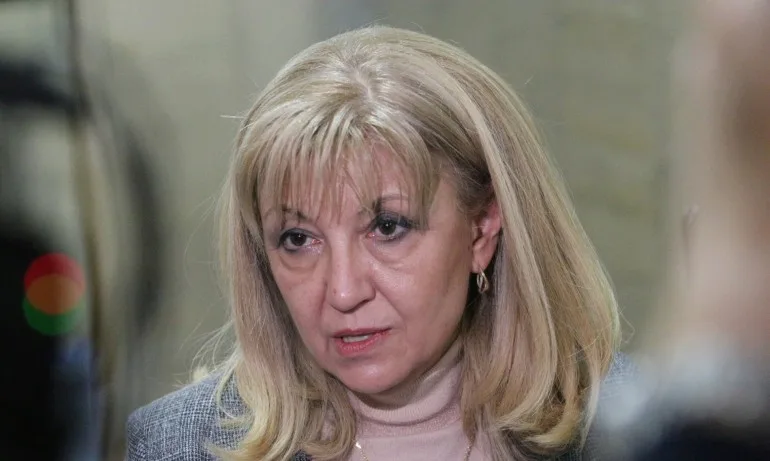 Аврамова: Наблюдаваме абсолютно нелогични и хаотични действия на министър Комитова - Tribune.bg