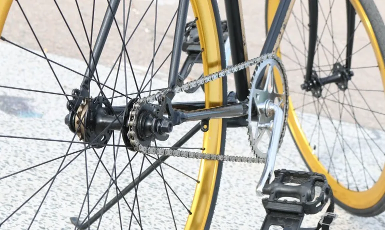 Велосипедистка блъсна бебе в парка, момиченцето е със счупен череп и хематом - Tribune.bg