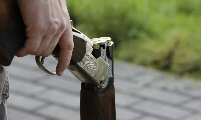 Мъж застреля с въздушна пушка свой съселянин в Разградско - Tribune.bg