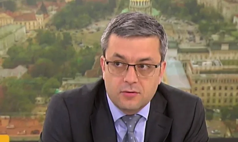 Биков за снимките: Минава всякакви граници - Tribune.bg