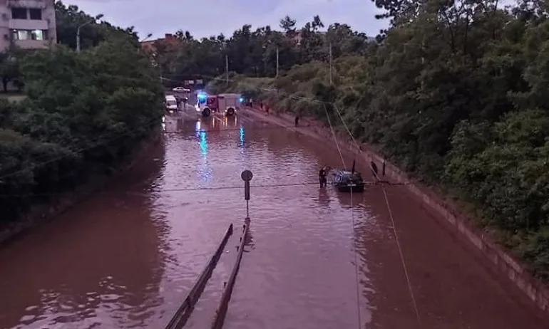 Порой във Враца, днес валежите продължават (ВИДЕО) - Tribune.bg
