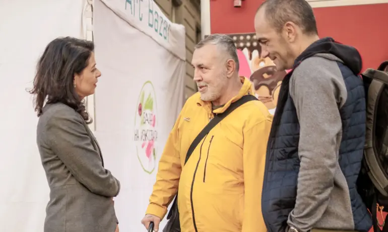 Ваня Григорова подкрепи протеста на културните дейци в Деня на будителите - Tribune.bg