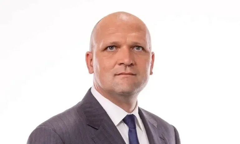 Полицай, уволнен заради корупция, става депутат от Възраждане - Tribune.bg