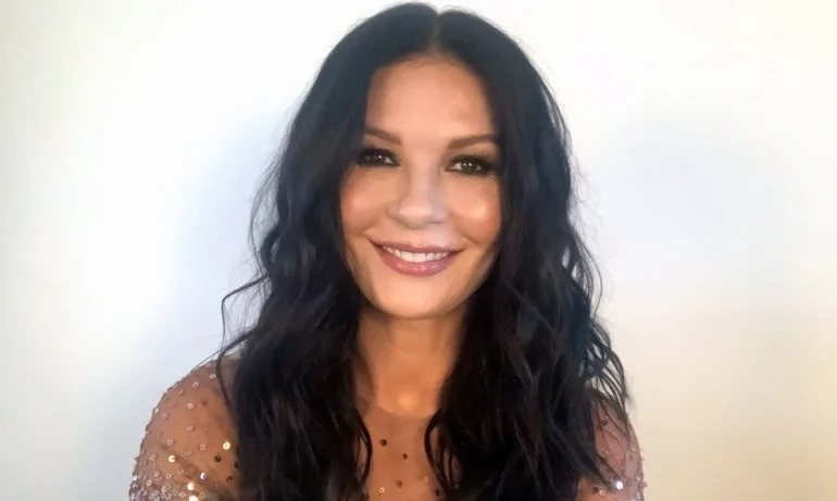 Катрин Зита-Джоунс ще се превъплъти в Мортиша Адамс в телевизионна продукция на Нетфликс (ВИДЕО) - Tribune.bg