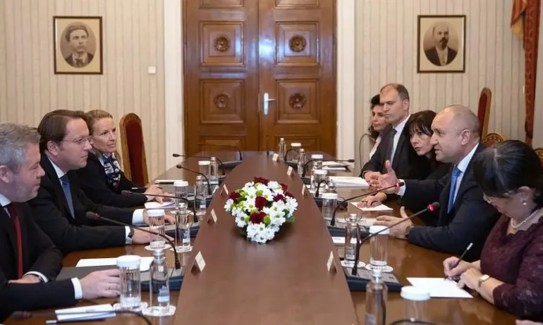 Радев към Вархеи: Има системна дискриминация към българи в РС Македония - Tribune.bg