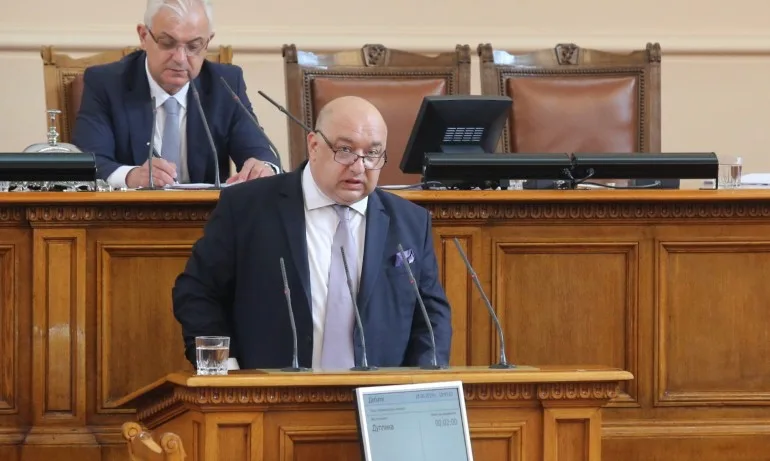 Красен Кралев: Планираме двойно увеличение на бюджета към клубовете по програмата за развитие - Tribune.bg