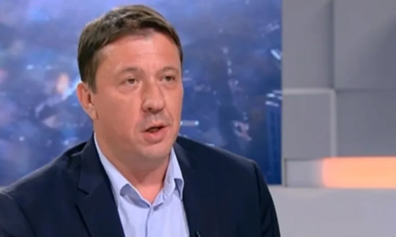 Явор Куюмджиев хвърли оставка пред пленума на БСП - Tribune.bg