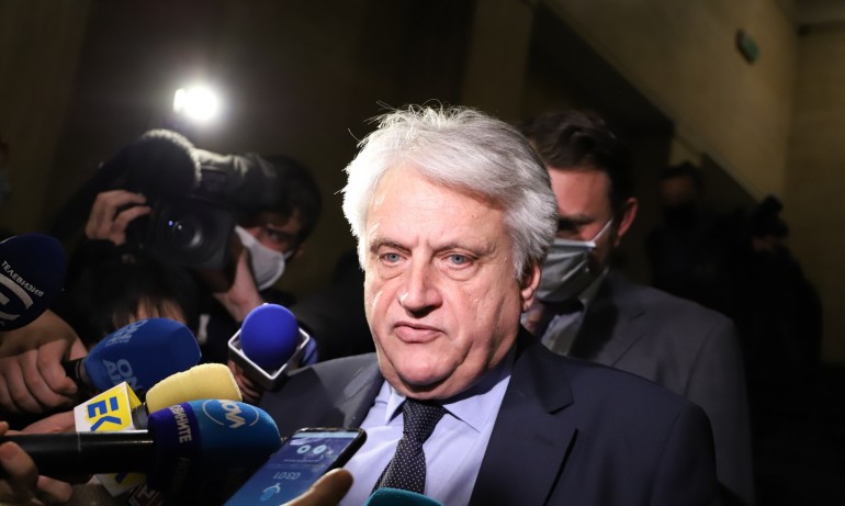 Рашков обеща поне един обвинен от Булгаргаз за високата цена на синьото гориво - Tribune.bg