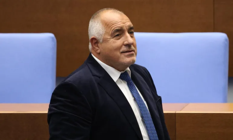 Популярни пеподебейски фейк опорки: При Борисов страната не е напусната от 2,5 милиона души - Tribune.bg