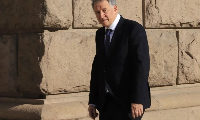 На борда в Министерство на здравеопазването е лице, което дори не присъства в регистрите като лекар... - Tribune.bg