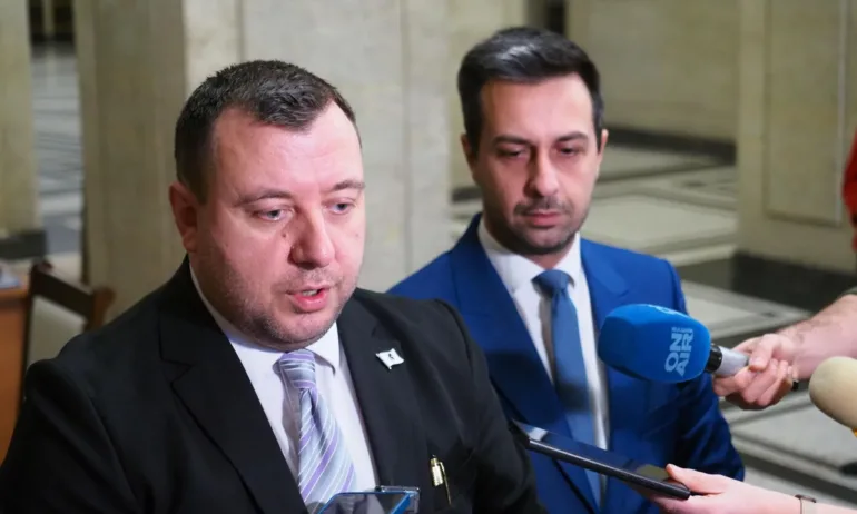 Възраждане се регистрира за парламентарните избори със заявката да ги спечели - Tribune.bg