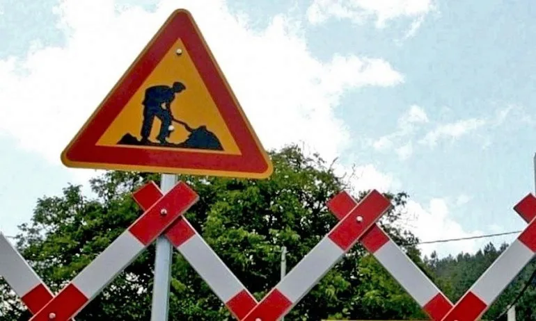 Протести и блокади заради спрените ремонтни и затварянето на пътната отсечка Лозен-Пазарджик - Tribune.bg